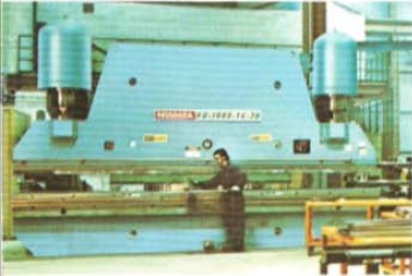 Series HD Hydraulic Press Brakes. Capacities 400-3000 tons